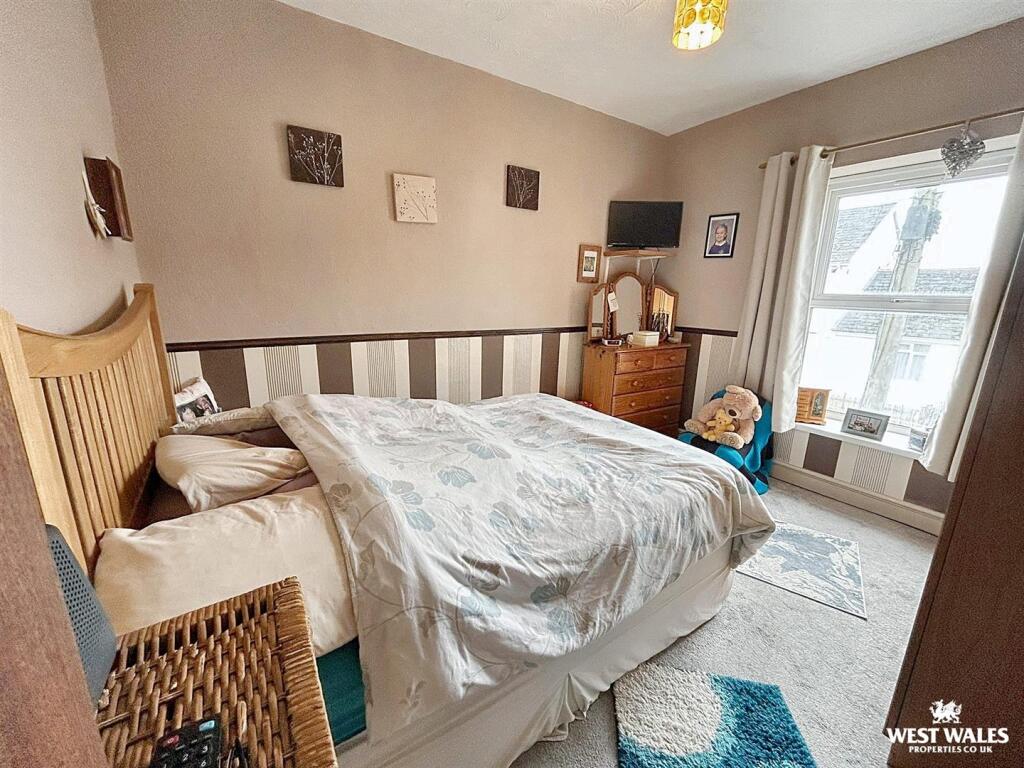 WhatsApp Image 2025-10-06 at 12.22.28 (2).jpg