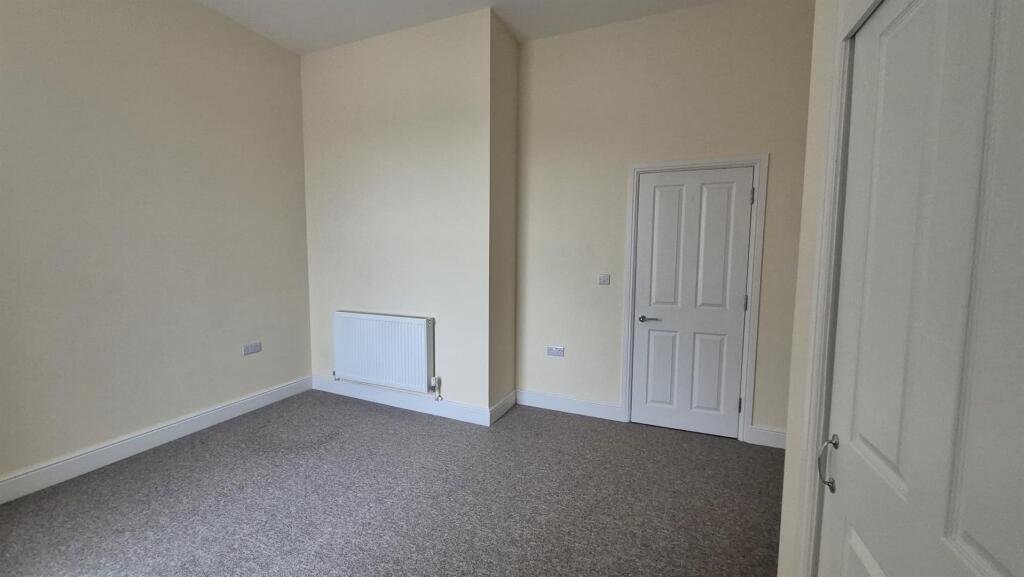 Bedroom 1 2.jpg