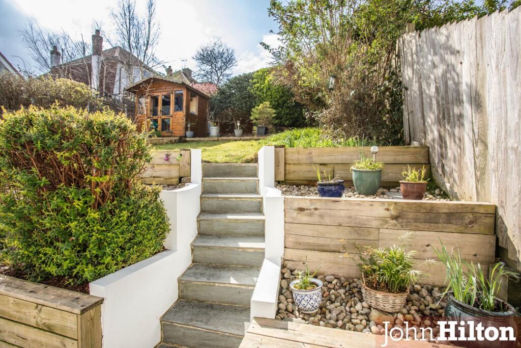 Goldstone Crescent-8.jpg