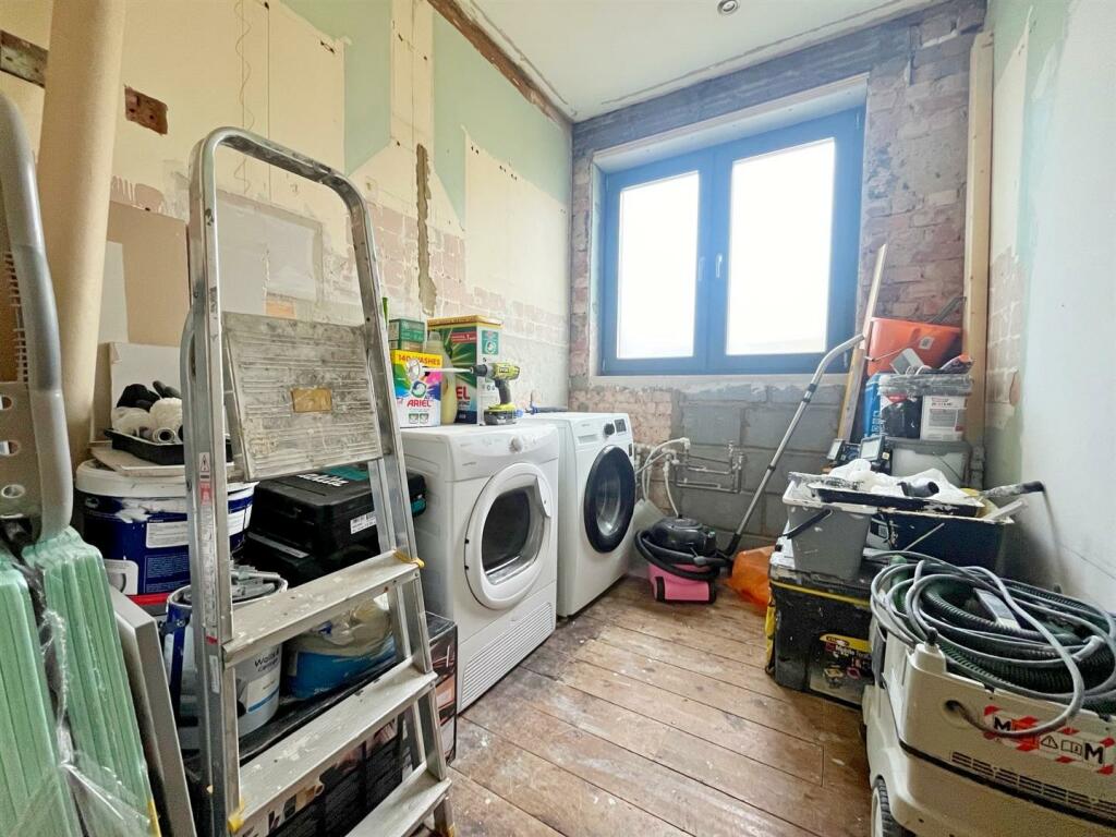 Utility/ Shower Room