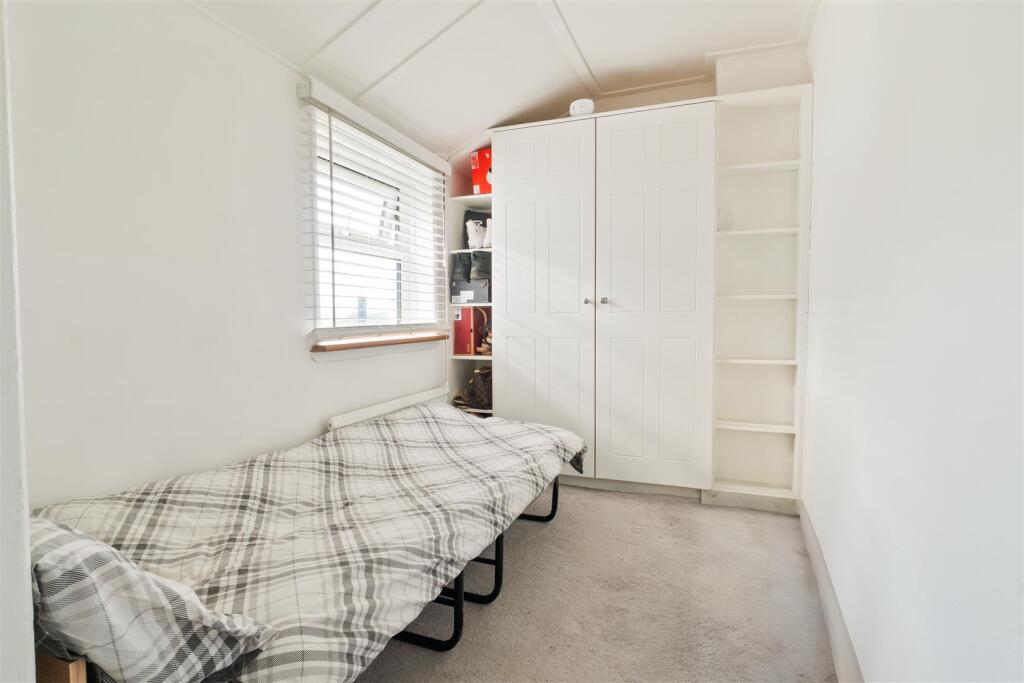 3rd Bedroom-study.jpg