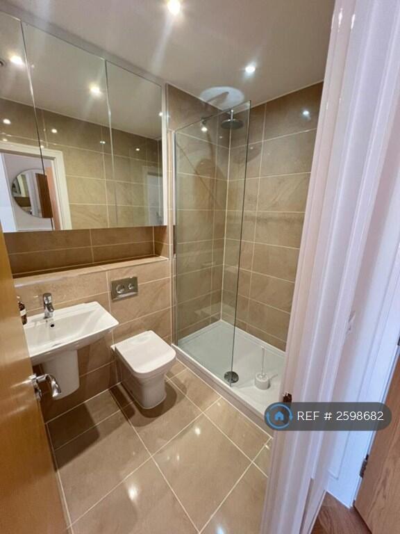 Ensuite Mater Bedroom