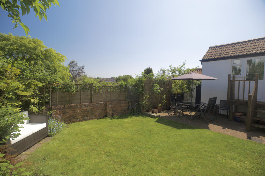 new phot_garden1.jpeg
