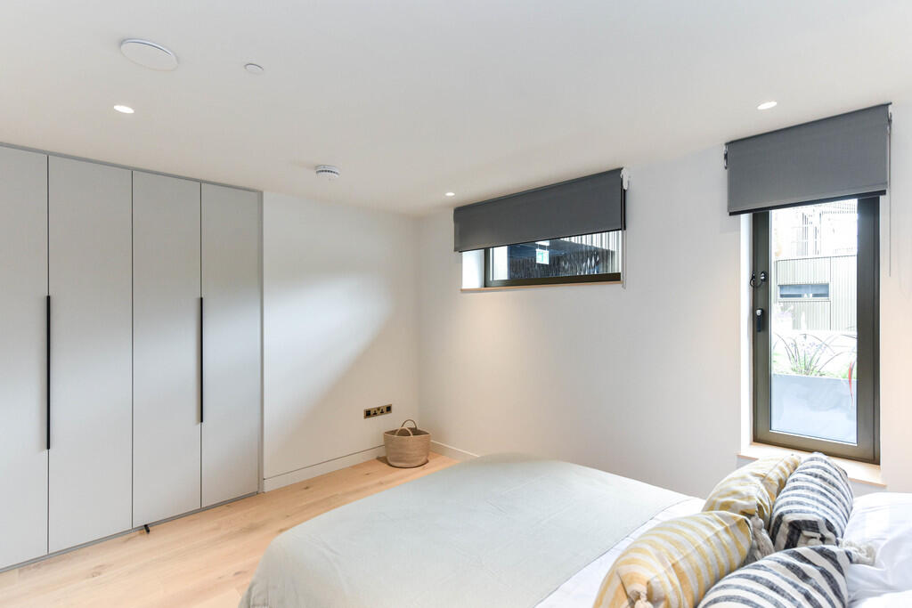 Flat 4 Carnaby Lo...