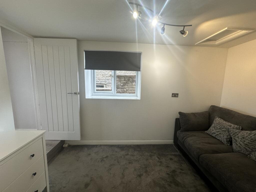 bedroom 4  lounge 2 (2)