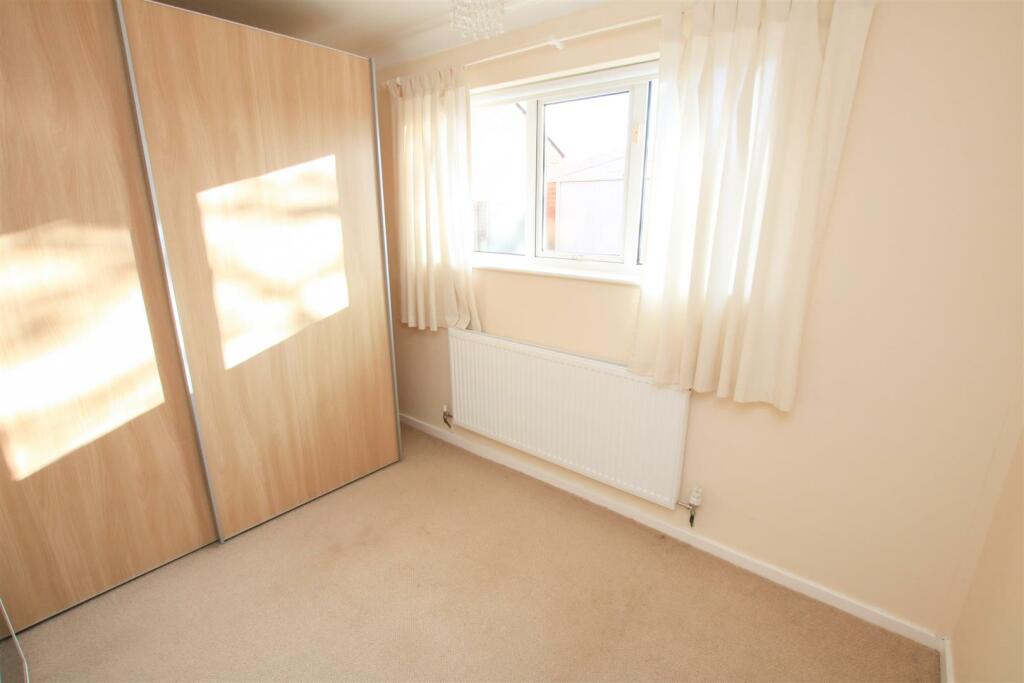 BEDROOM 2