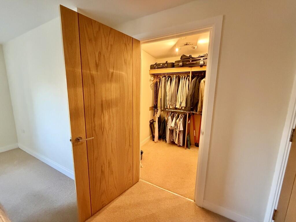 Macaulay Road, Broadstone