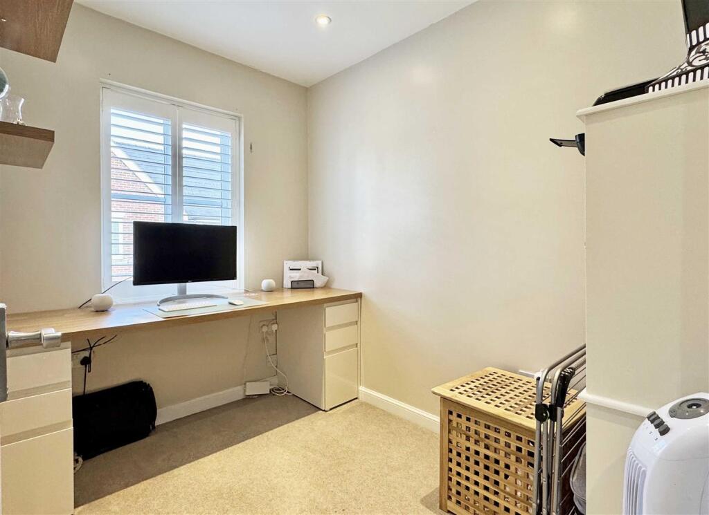 Bedroom 5.jpg