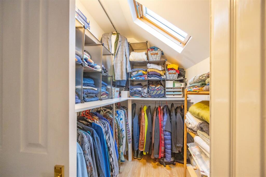 Bedroom 1 Walk In Wardrobe
