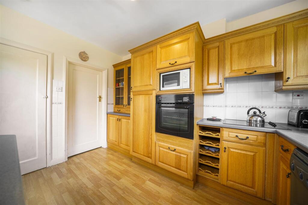 3 Mayfields - cJuF6jDoMcQrkGcSOT9K.jpg