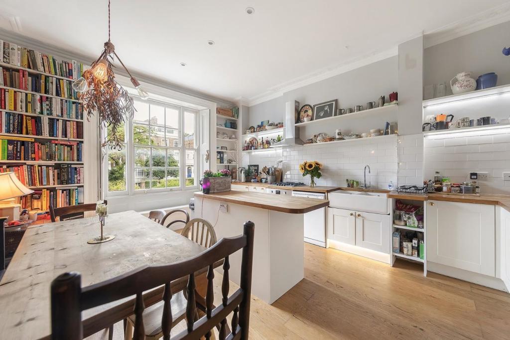 Kitchen (2).jpg
