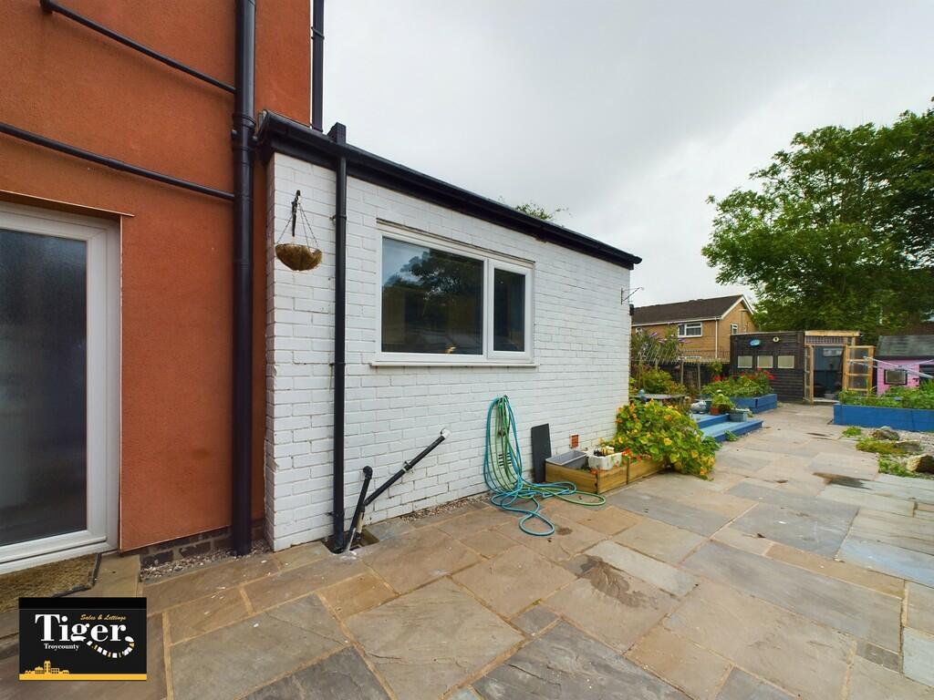 CAM02176G0-PR0279...