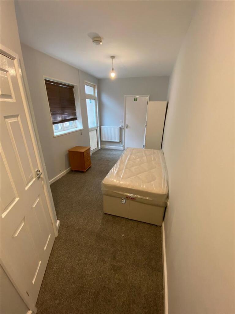 Room 2 (2).JPG