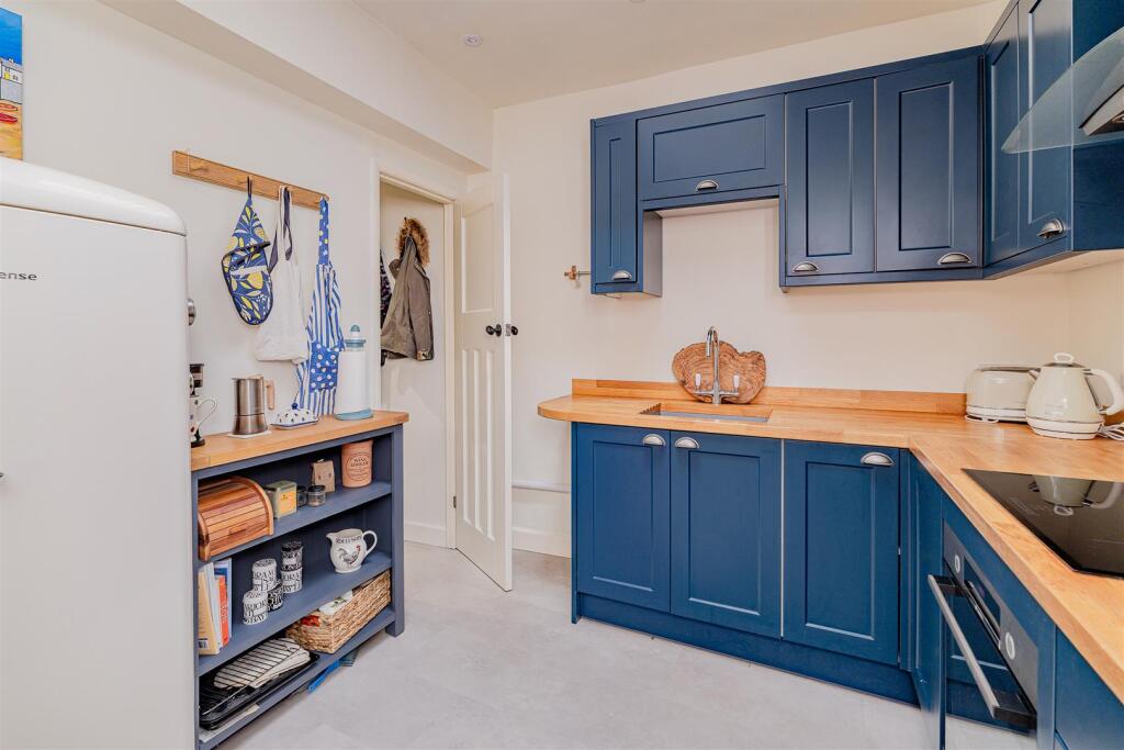 interior09.jpg
