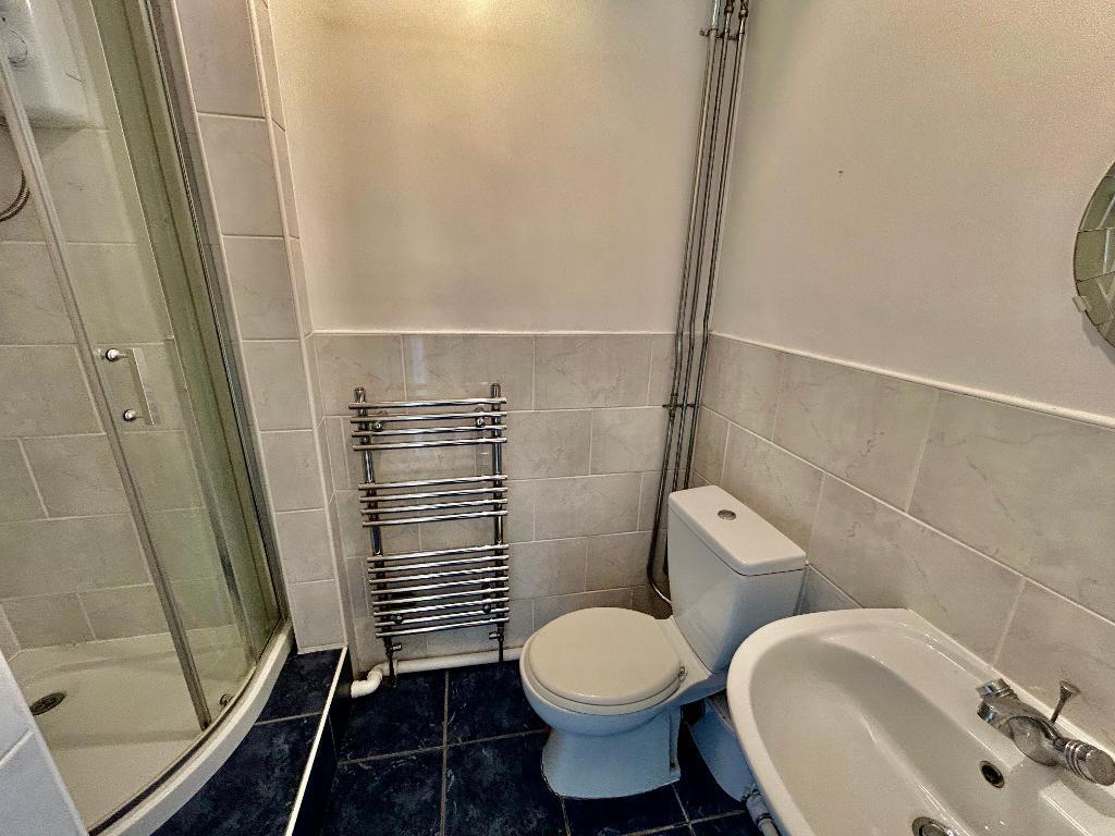 Front Bedroom En-suite