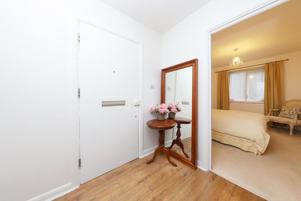 8 Dingles Court (...