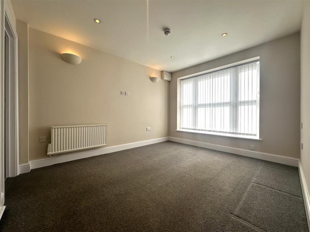 Master Bedroom.jpg