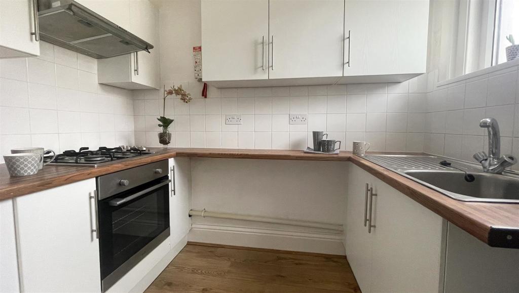 student-4-bed-flat-nightingale-rd-portsmouth (16).