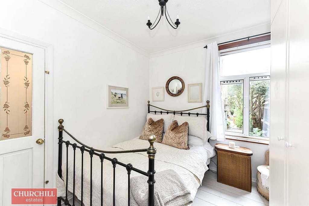 Bedroom (2).jpg