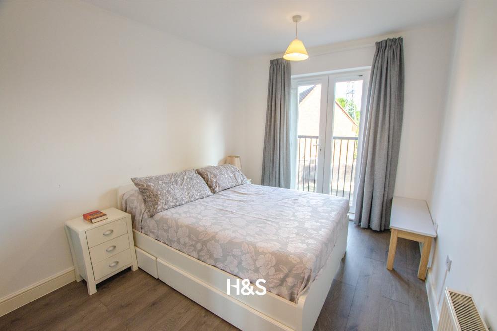 50 Ratcliffe Avenue - bedroom.jpg