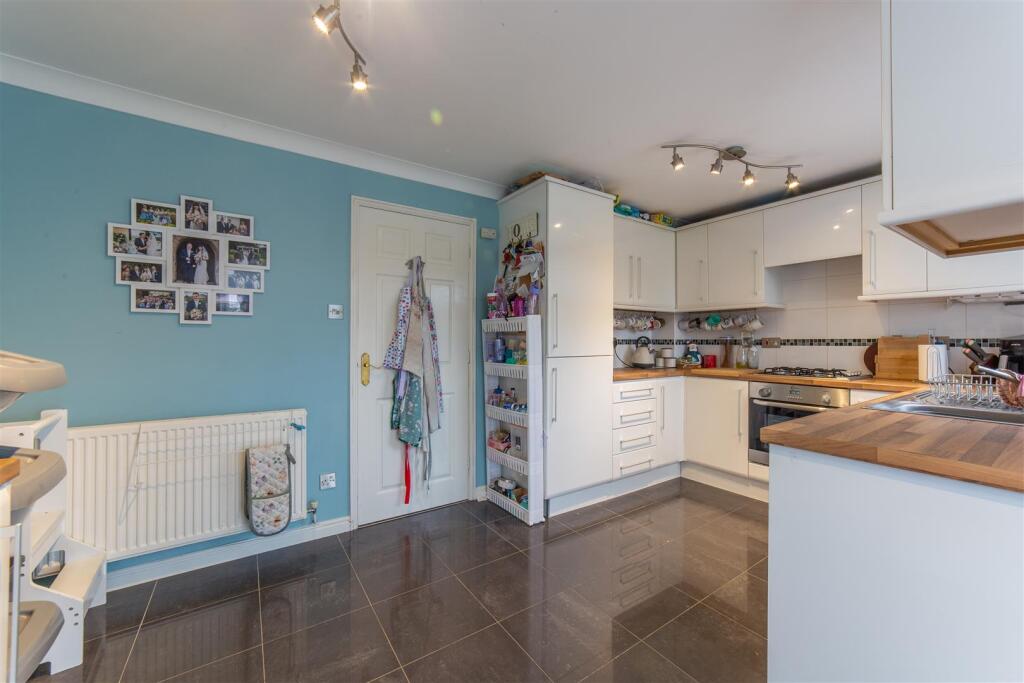 6 Tegfan Court-15.jpg