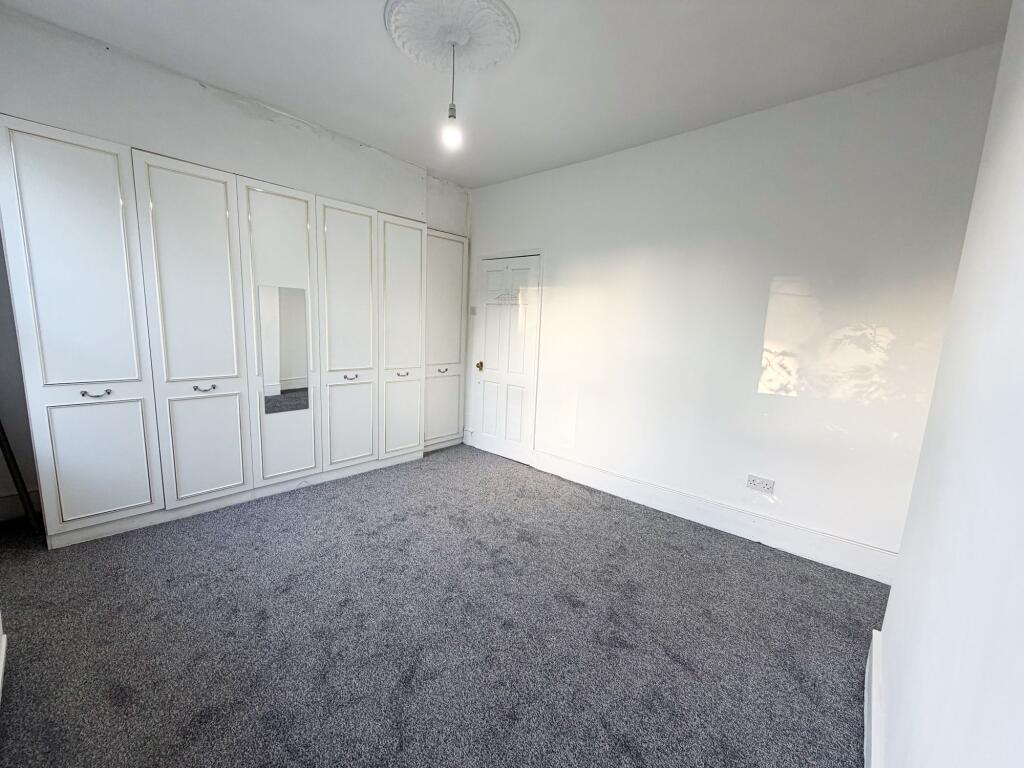 Boundary Rd E13
