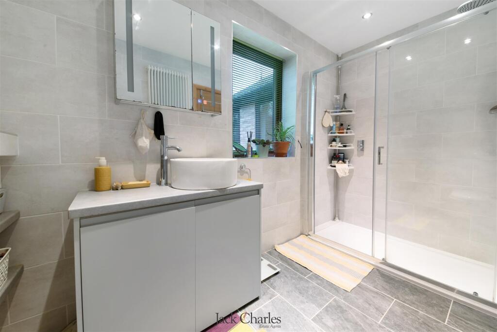 21 Greenacres.JPG