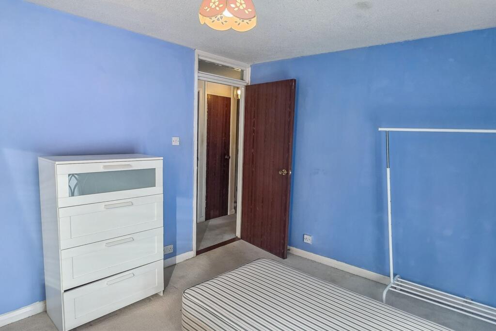 97 Peerless Drive, Uxbridge, Middlesex, UB9 6JF