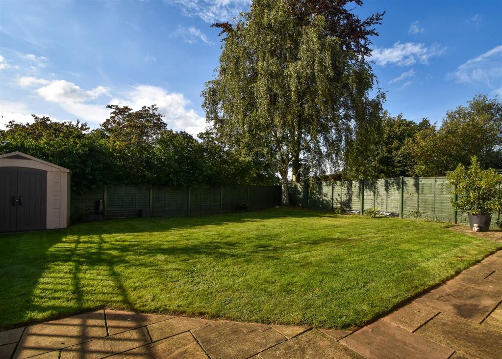 18 Corfton Drive - Garden (3).jpg