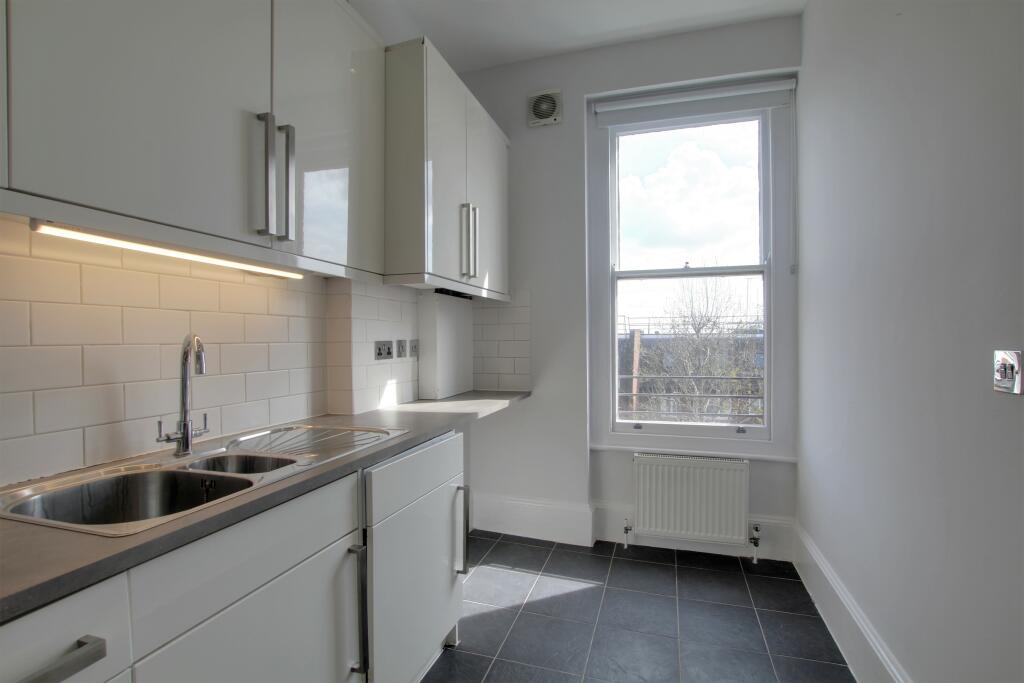 Kitchen 3 -.jpg