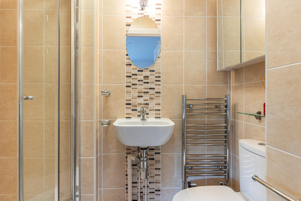 A20 - 36 Lower Fern Road Newton Abbot - 250625