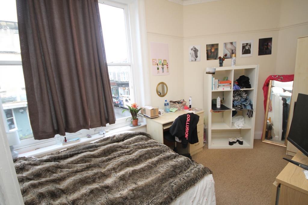 Bedroom Five (Copy).JPG