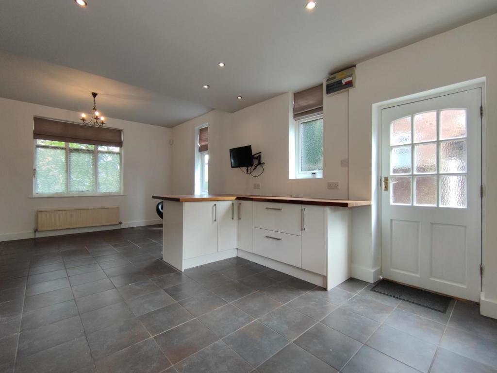 Kitchen Area 2