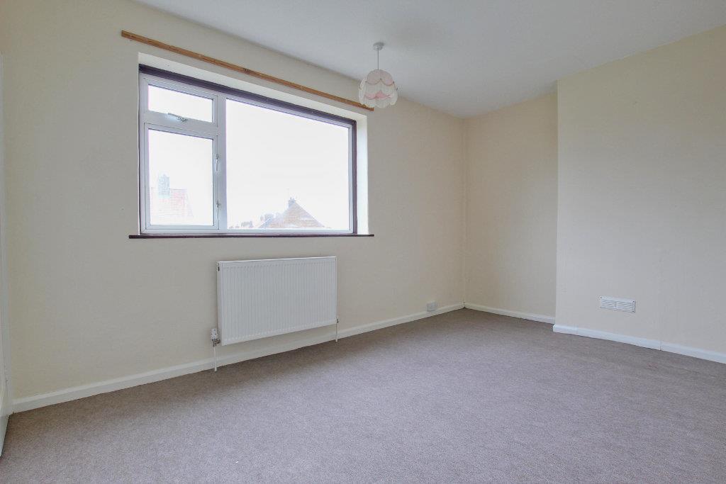 BEDROOM 1 (FRONT)
