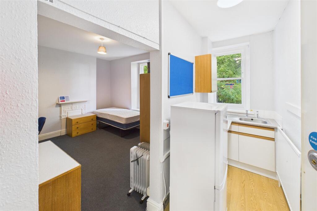 121 Redland Road, Redland, Bristol, BS6 6QX | Free