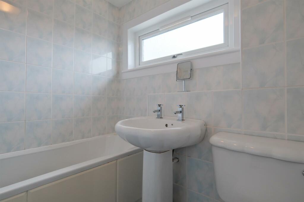 023-22 Spey Court, Newmains ML2 9EE_.jpg