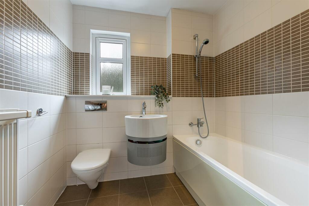 3 William Law Gardens Galashiels 44.JPG