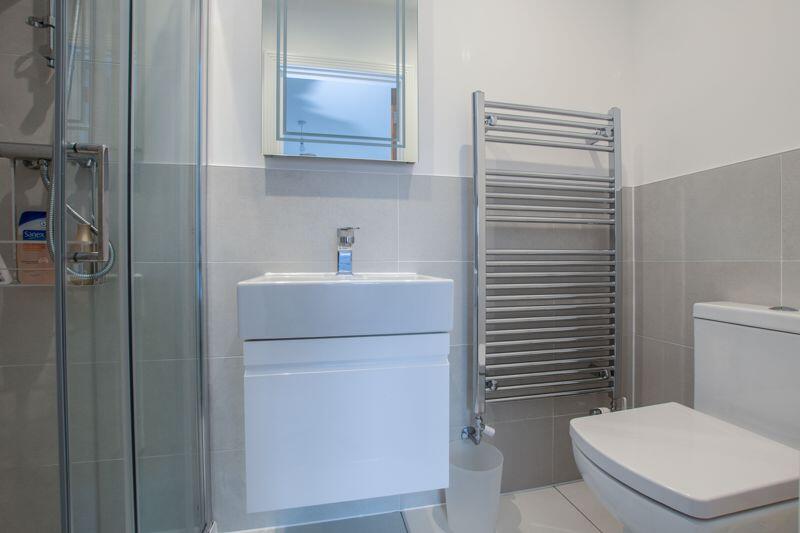Bed 2 en-suite