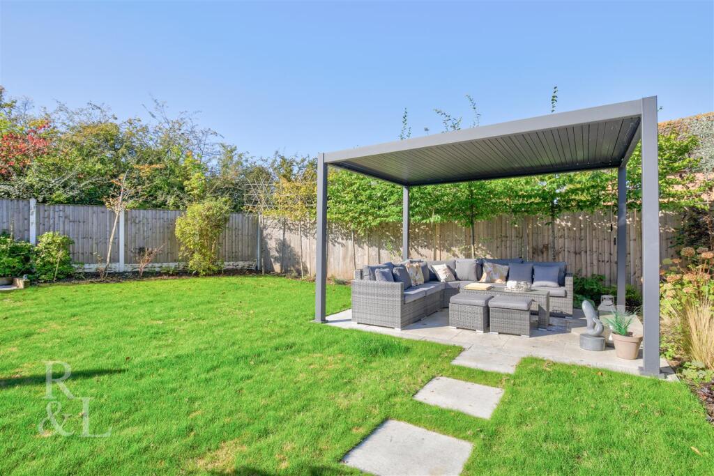 5 Killerton Park Drive (32).jpg