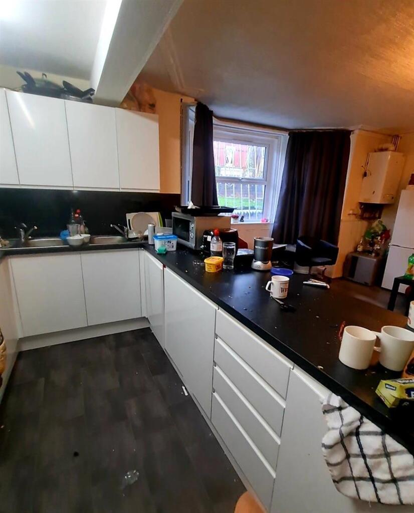 Kitchen 5.jpg