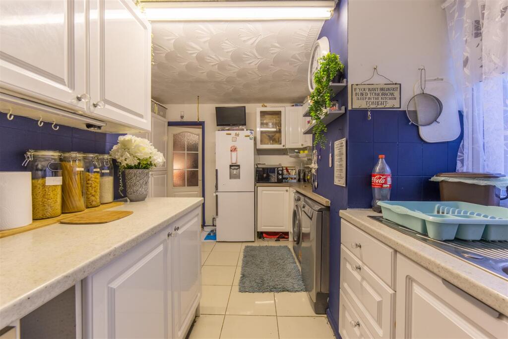 697 Monnow Way-23.jpg