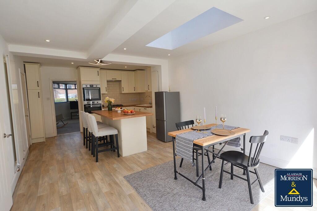 Open Plan Dining ...