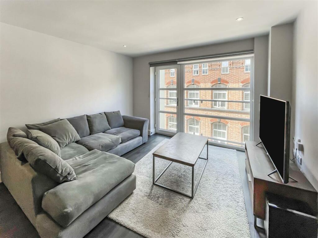 Lounge.JPG
