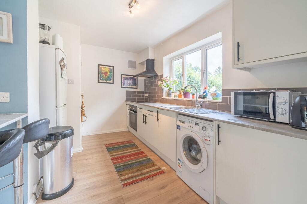 OPEN PLAN LIVING AREA