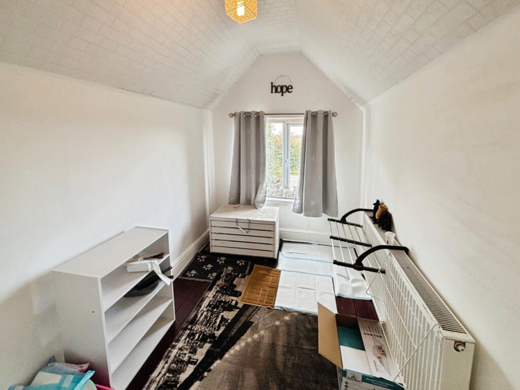 pbox-bedroom-338184.jpeg