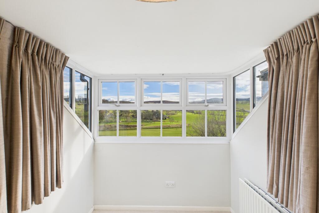 CAM04201G0-PR0056-STILL015