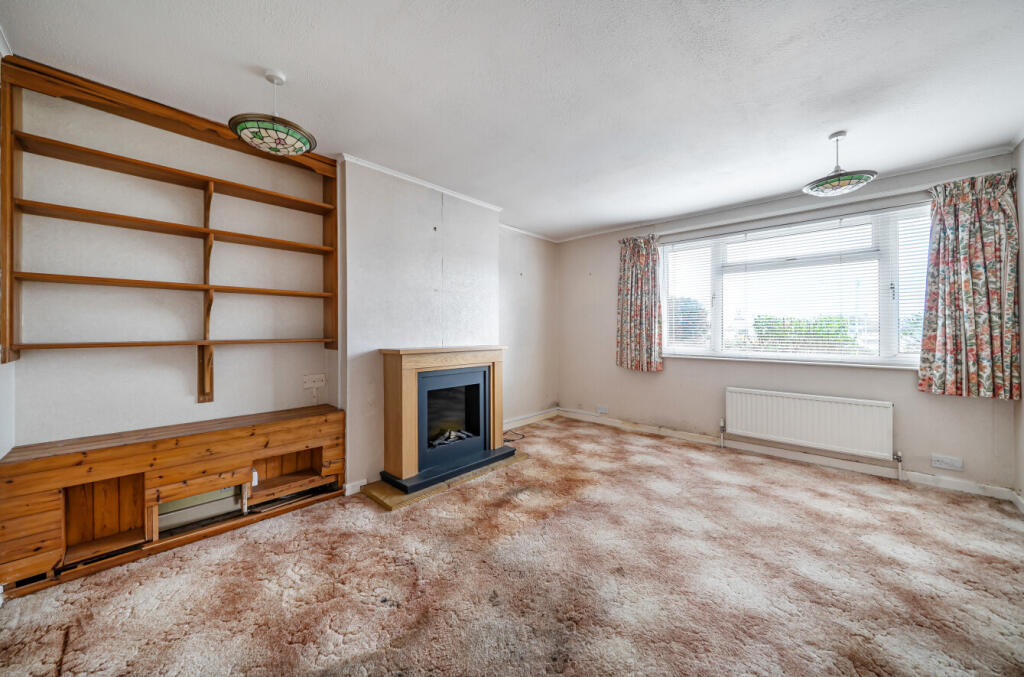 1373074-7-690b5b4...