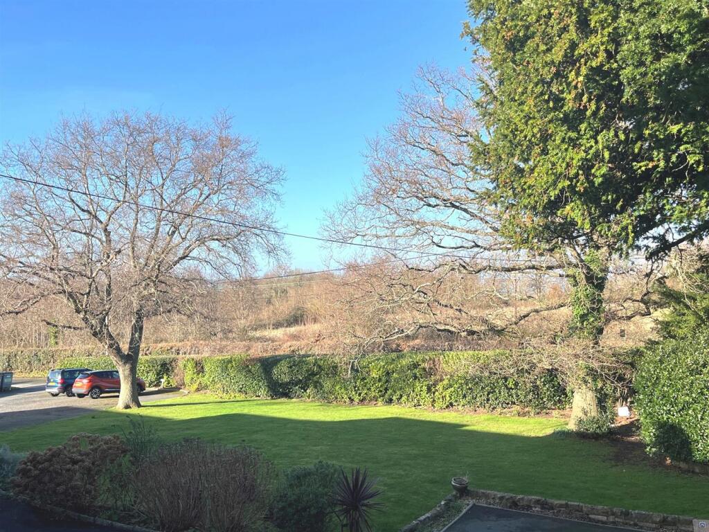 Front Communal Garden