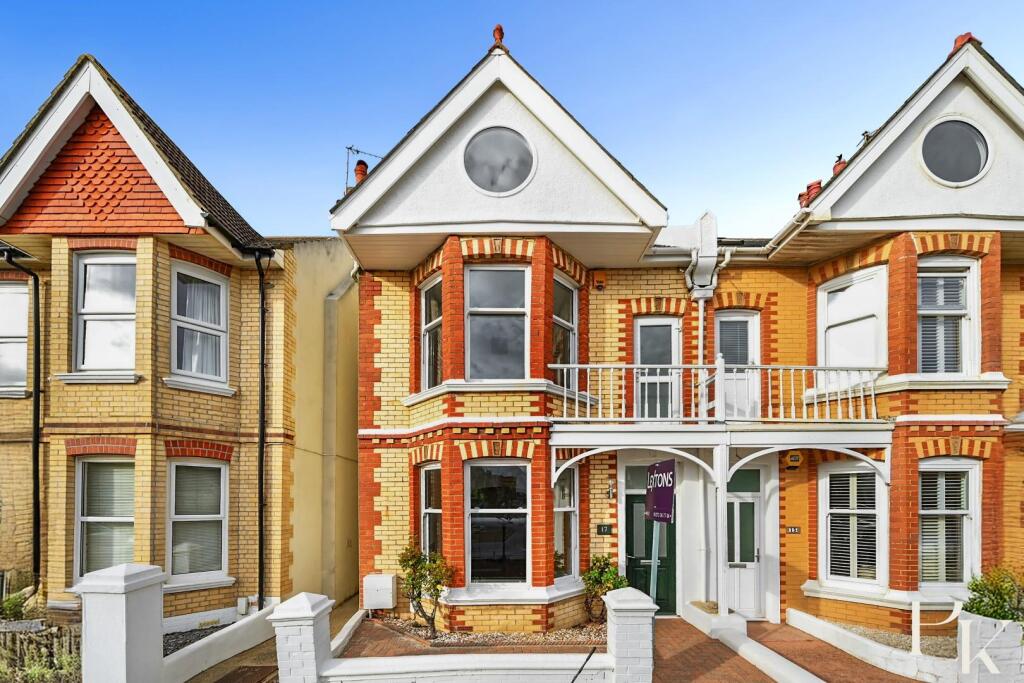 17 Marine Avenue BN3 (33).jpg