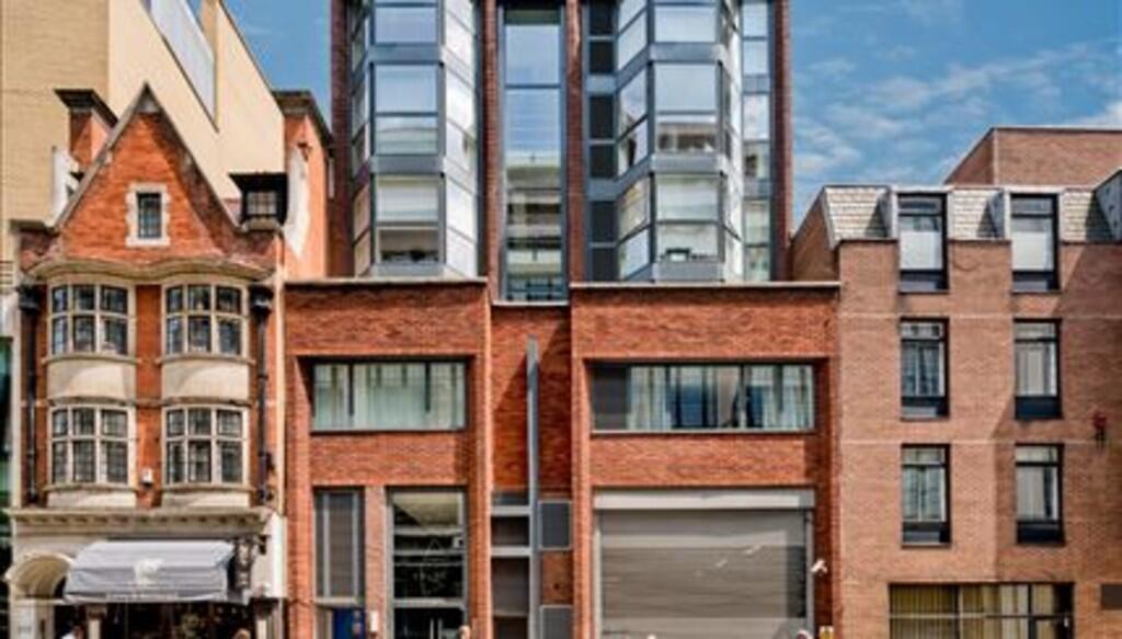 ss_p1039_63674592...